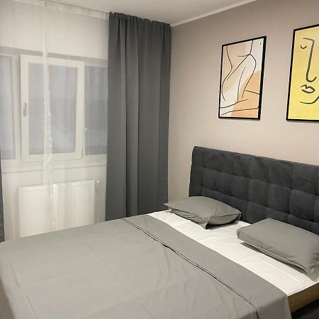 Modern Gray / Designed Apartment ยาช ภายนอก รูปภาพ